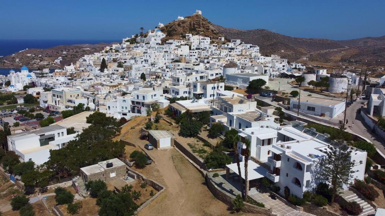 Village Twins 1 Chora  Luaran gambar