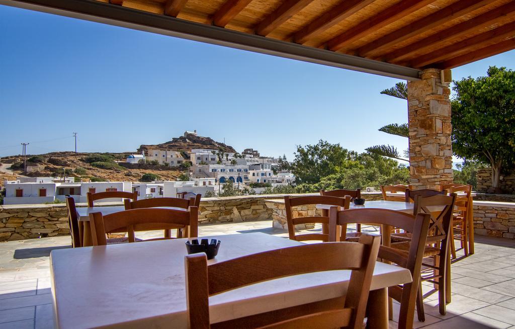 Village Twins 1 Chora  Luaran gambar